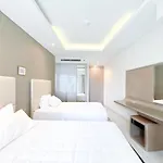 2Br Apartment In Paramount Tower