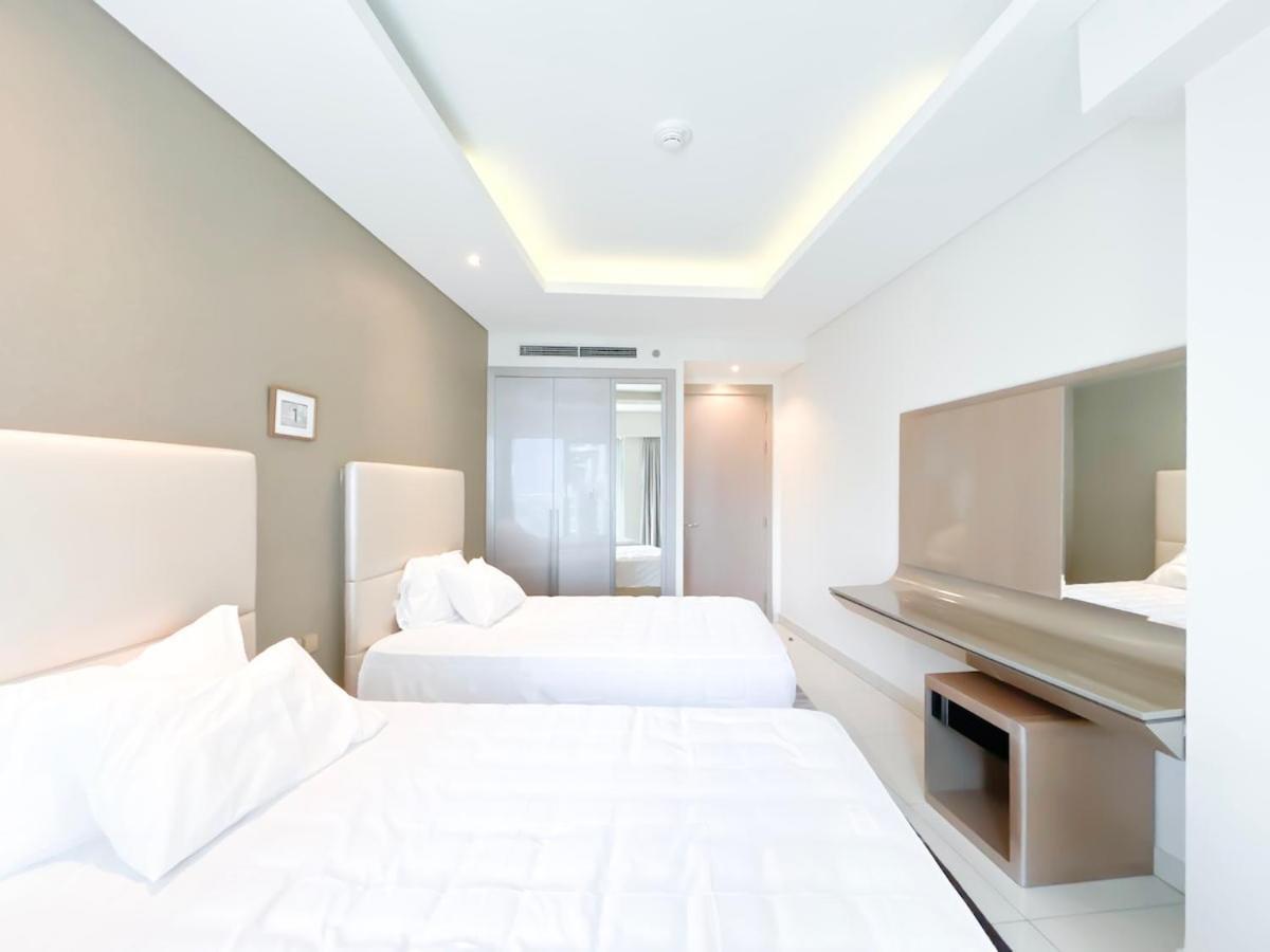 2br In Paramount Tower Apartment *