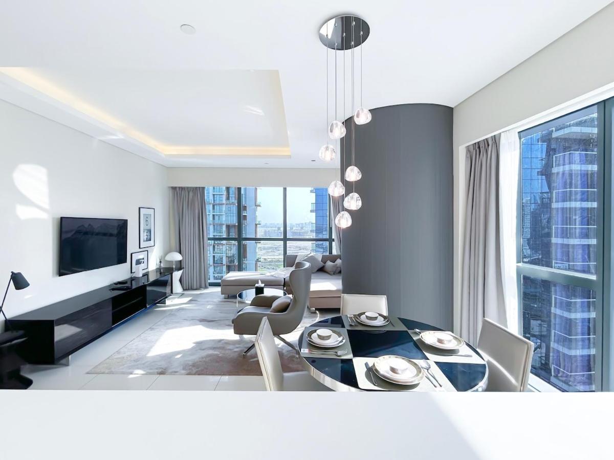 2br In Paramount Tower Apartment