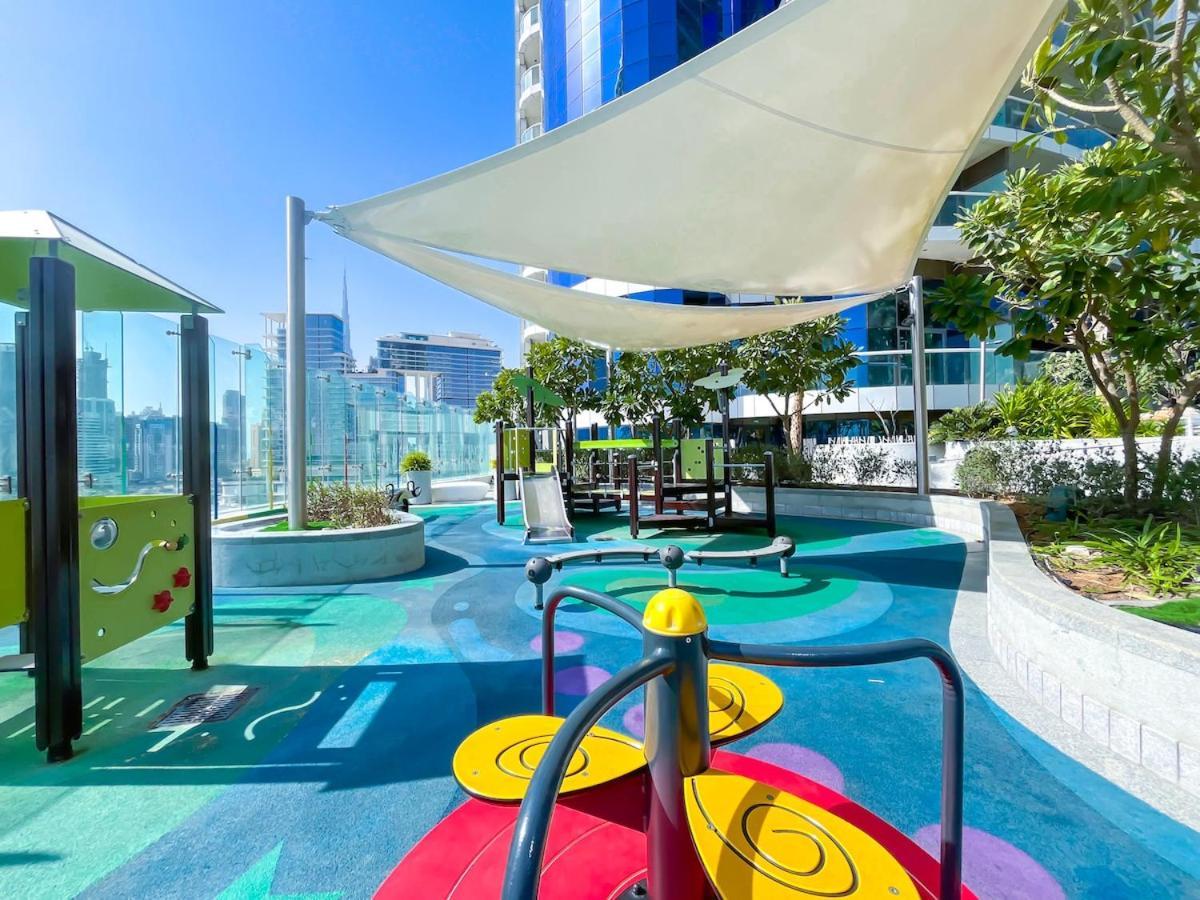 2br In Paramount Tower Apartment *