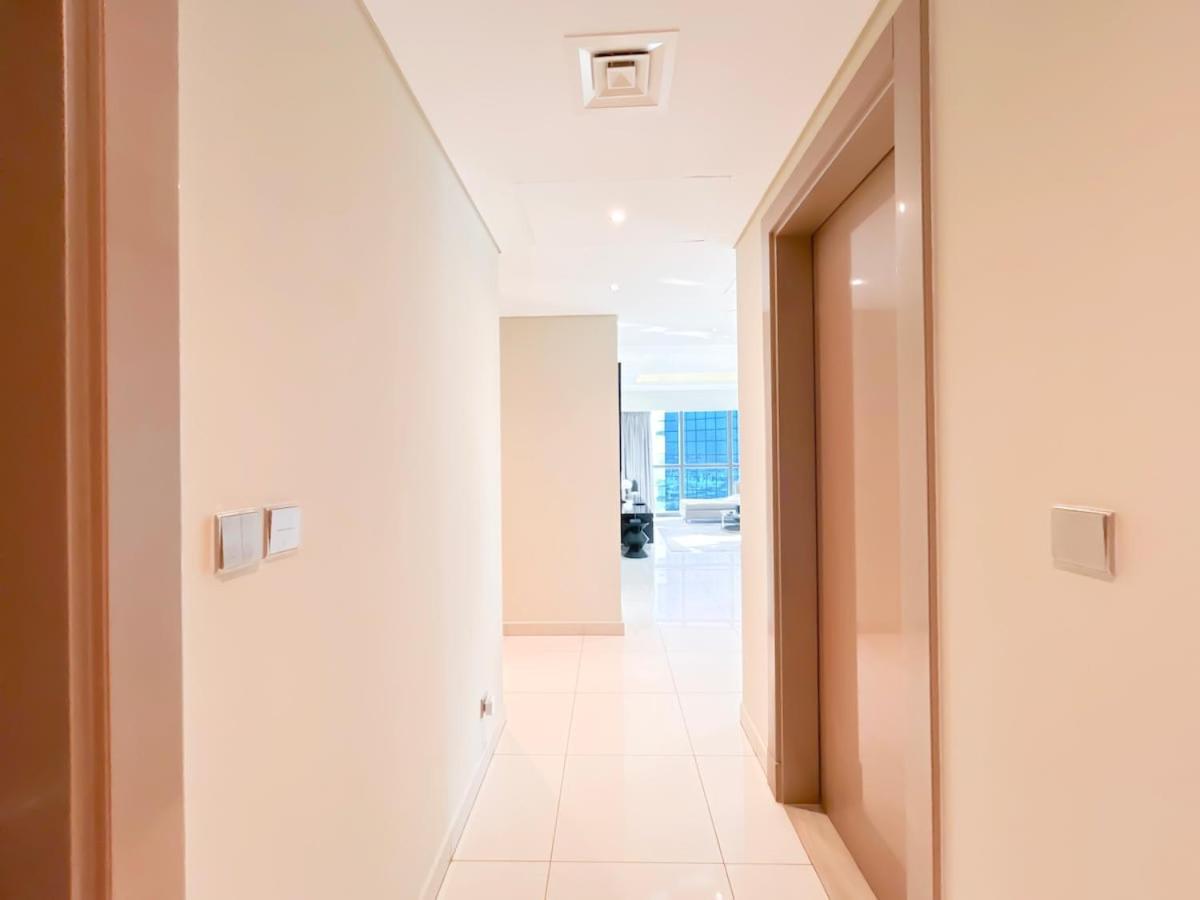 2br In Paramount Tower Apartment *